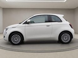 Colore esterno (arktis weiß) colore esterno (arktis weiß) Gebraucht 2023 Fiat 500e Basis Kleinwagen | 22.000 € (Guter Preis)