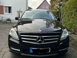 Schwarz Gebraucht 2011 Mercedes R350 AMG Van / Kleinbus | 21.900 €