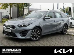 Lunarsilber metallic Gebraucht 2025 Kia Ceed Sportswagon Spirit Kombi | 29.779 € (Fairer Preis)
