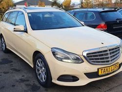 Hellelfenbein Gebraucht 2013 Mercedes E200 Kombi | 4.463 €