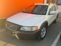Weiß Gebraucht 2006 Volvo XC70 Summum Kombi | 1.990 €