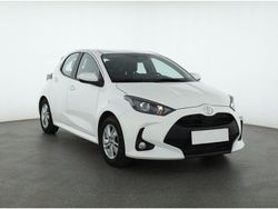 Super white 2 Gebraucht 2024 Toyota Yaris Hybrid Style Limousine | 19.490 €