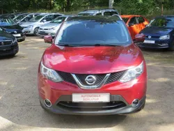 Rot Gebraucht 2015 Nissan Qashqai 360º SUV | 9.900 € (Guter Preis)