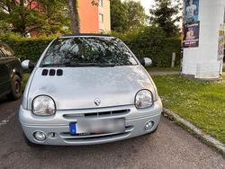 Silber Gebraucht 2003 Renault Twingo Kleinwagen | 2.000 € (Etwas zu teuer)