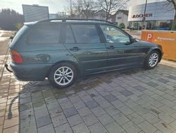 Grün Gebraucht 2001 BMW 318 Kombi | 1.200 € (Guter Preis)
