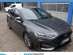 Grau Gebraucht 2025 Ford Focus ST-Line X Limousine | 27.999 € (Guter Preis)