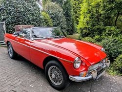 Rot Gebraucht 1977 MG B Cabrio | 15.800 €