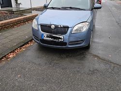Grau Gebraucht 2008 Skoda Fabia Kleinwagen | 1.700 € (Etwas zu teuer)