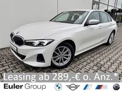 Weiss Gebraucht 2024 BMW 318 Comfort Edition Limousine | 30.989 € (Superpreis)