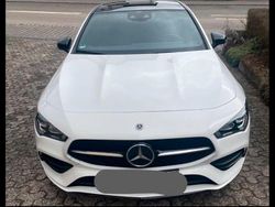 Weiß Gebraucht 2021 Mercedes CLA250e Shooting Brake AMG line Kombi | 28.900 € (Fairer Preis)