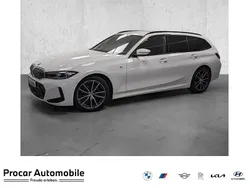 Weiß Gebraucht 2024 BMW 320 M Sport Kombi | 40.990 € (Fairer Preis)