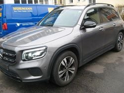 Grau Gebraucht 2020 Mercedes GLB200 AMG SUV | 22.900 € (Guter Preis)