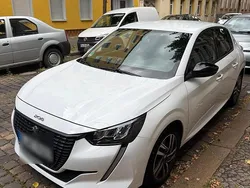 Weiß Gebraucht 2022 Peugeot 208 Allure Kleinwagen | 14.000 € (Guter Preis)