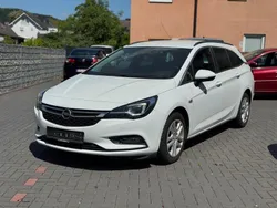 Weiß Gebraucht 2016 Opel Astra Kombi | 4.190 € (Superpreis)