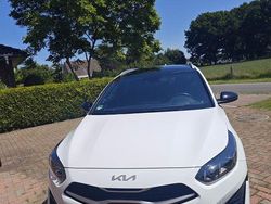 Weiß Gebraucht 2023 Kia Ceed Sportswagon GT-Line Kombi | 25.999 € (Etwas zu teuer)