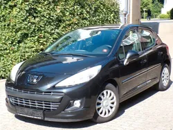 Schwarz Gebraucht 2011 Peugeot 207 Tendance Limousine | 3.440 € (Fairer Preis)