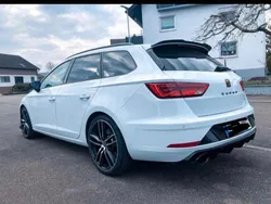Weiß Gebraucht 2019 Cupra Leon Kombi | 29.999 € (Guter Preis)