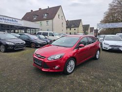 Rot Gebraucht 2014 Ford Focus Limousine | 7.190 € (Fairer Preis)