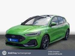 Mean green metallic Gebraucht 2025 Ford Focus ST Limousine | 39.930 € (Teuer)