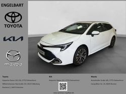 Weiß (schneeweiß) Neu 2024 Toyota Corolla Team Kombi | 29.990 € (Guter Preis)