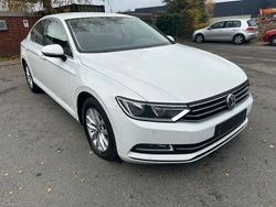 Weiß Gebraucht 2016 VW Passat Comfortline Limousine | 8.900 € (Fairer Preis)