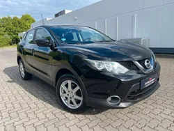 Schwarz Gebraucht 2016 Nissan Qashqai Acenta SUV | 13.500 € (Fairer Preis)