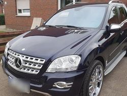 Blau Gebraucht 2009 Mercedes ML320 SUV | 13.500 €