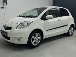Weiß Gebraucht 2011 Toyota Yaris Kleinwagen | 5.290 € (Fairer Preis)