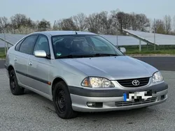 Silber Gebraucht 2002 Toyota Avensis T2 Kleinwagen | 2.500 € (Superpreis)