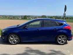Blau Gebraucht 2015 Ford Focus ST Limousine | 12.000 € (Superpreis)
