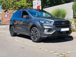 Grau Gebraucht 2018 Ford Kuga ST-Line SUV | 14.500 € (Fairer Preis)