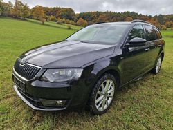Schwarz Gebraucht 2016 Skoda Octavia Kombi | 11.999 € (Etwas zu teuer)