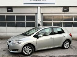 Silber Gebraucht 2008 Toyota Auris Executive Limousine | 5.990 € (Fairer Preis)