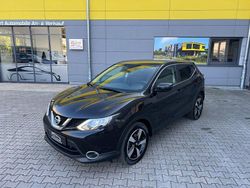 Schwarz Gebraucht 2016 Nissan Qashqai N-Connecta SUV | 11.990 € (Fairer Preis)