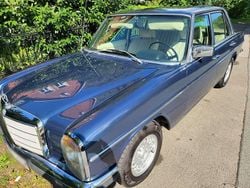 Blau Gebraucht 1975 Mercedes W114 | 17.000 €