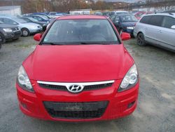 Rot Gebraucht 2010 Hyundai i30 Comfort Kombi | 1.300 € (Superpreis)