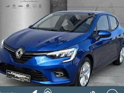 Blau Gebraucht 2022 Renault Clio V Business Limousine | 16.990 € (Etwas zu teuer)