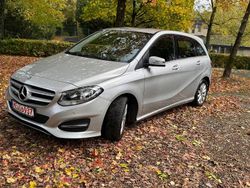 Silber Gebraucht 2017 Mercedes B180 Style Van / Kleinbus | 17.980 € (Fairer Preis)