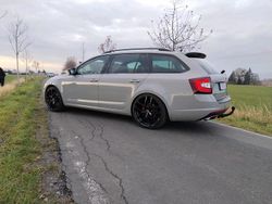 Grau Gebraucht 2018 Skoda Octavia RS Kombi | 17.999 € (Fairer Preis)