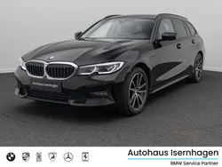 Schwarz 2668schwarz Gebraucht 2021 BMW 330e Sport Line Limousine | 24.999 € (Guter Preis)