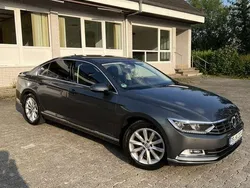 Grau Gebraucht 2015 VW Passat Comfortline Limousine | 17.000 € (Teuer)