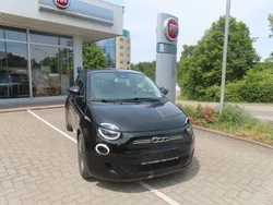 Schwarz Gebraucht 2023 Fiat 500e Icon Kleinwagen | 17.950 € (Fairer Preis)