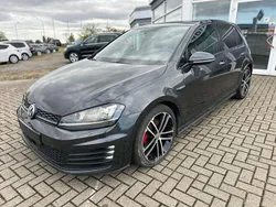 Grau Gebraucht 2015 VW Golf VII GTD Limousine | 10.999 € (Etwas zu teuer)