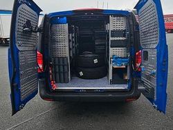 Blau Gebraucht 2022 Mercedes Vito Van / Kleinbus | 31.357 € (Teuer)