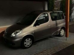 Silber Gebraucht 2003 Toyota Yaris Kombi | 2.700 € (Fairer Preis)