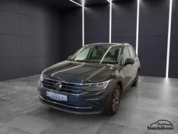 Uranograu (grau) Gebraucht 2023 VW Tiguan Life SUV | 28.940 € (Guter Preis)