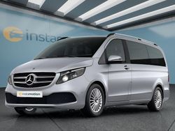 Silber Gebraucht 2022 Mercedes V220 Van / Kleinbus | 40.949 € (Fairer Preis)
