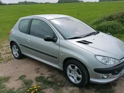 Silber Gebraucht 2001 Peugeot 206 S16 Kleinwagen | 2.950 €