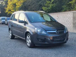 Grau Gebraucht 2009 Opel Zafira Innovation Van / Kleinbus | 1.990 € (Guter Preis)