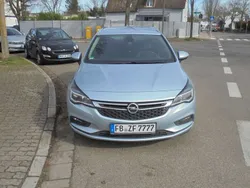 Grün Gebraucht 2018 Opel Astra Innovation Kombi | 8.000 € (Fairer Preis)